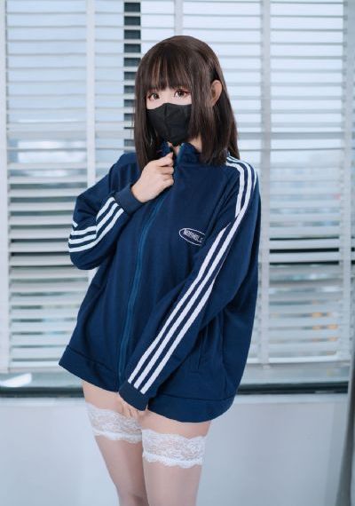 我在雨中等你