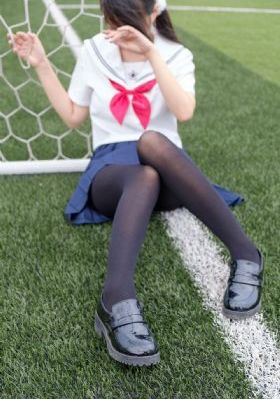女大学生的沙龙室电影